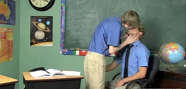  Student Shows Biology Teacher What the Mouth is Really For